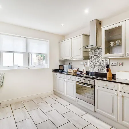 Magnolia Barton (Richmondshire)